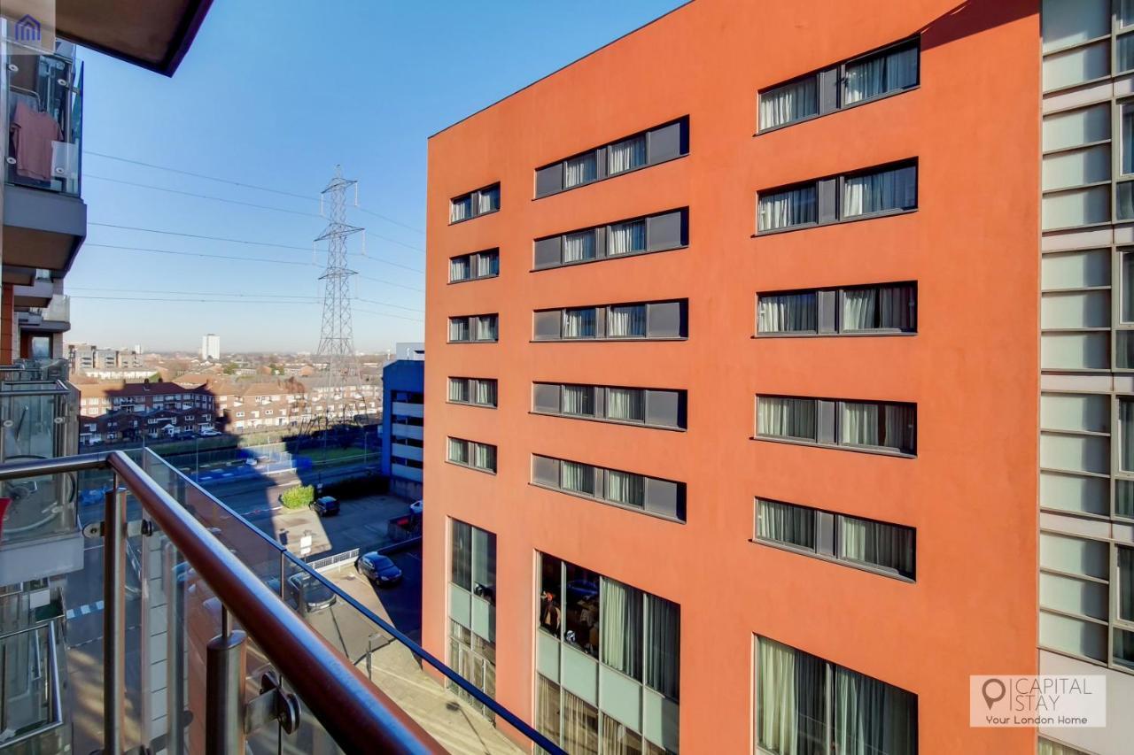 Deluxe One Bed Apartment By London Excel Екстер'єр фото